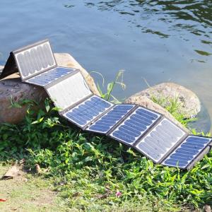 China Suitcase Solar Panel Kit 40W 50W 60W Outdoor Camping Waterproof Folding Solar Panel Bag wholesale