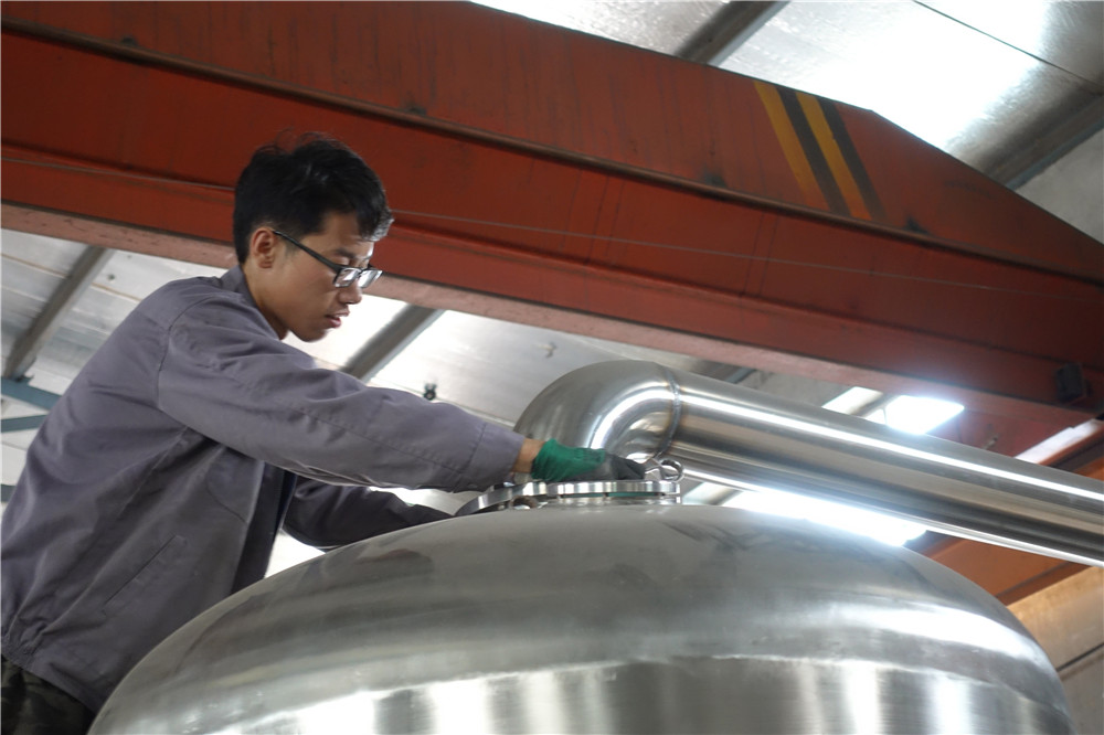 Low Temperature Vacuum Automatic Fryer Machine For Strawberry / Carrot / Meat