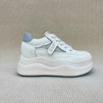 Women high top sneakers with breathable upper and lace up