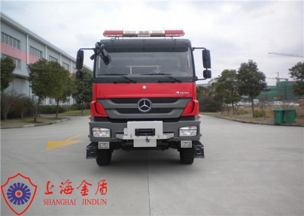 Six Seats Emergency Fire Pumper Truck , Direct Injection Engine Industrial Fire