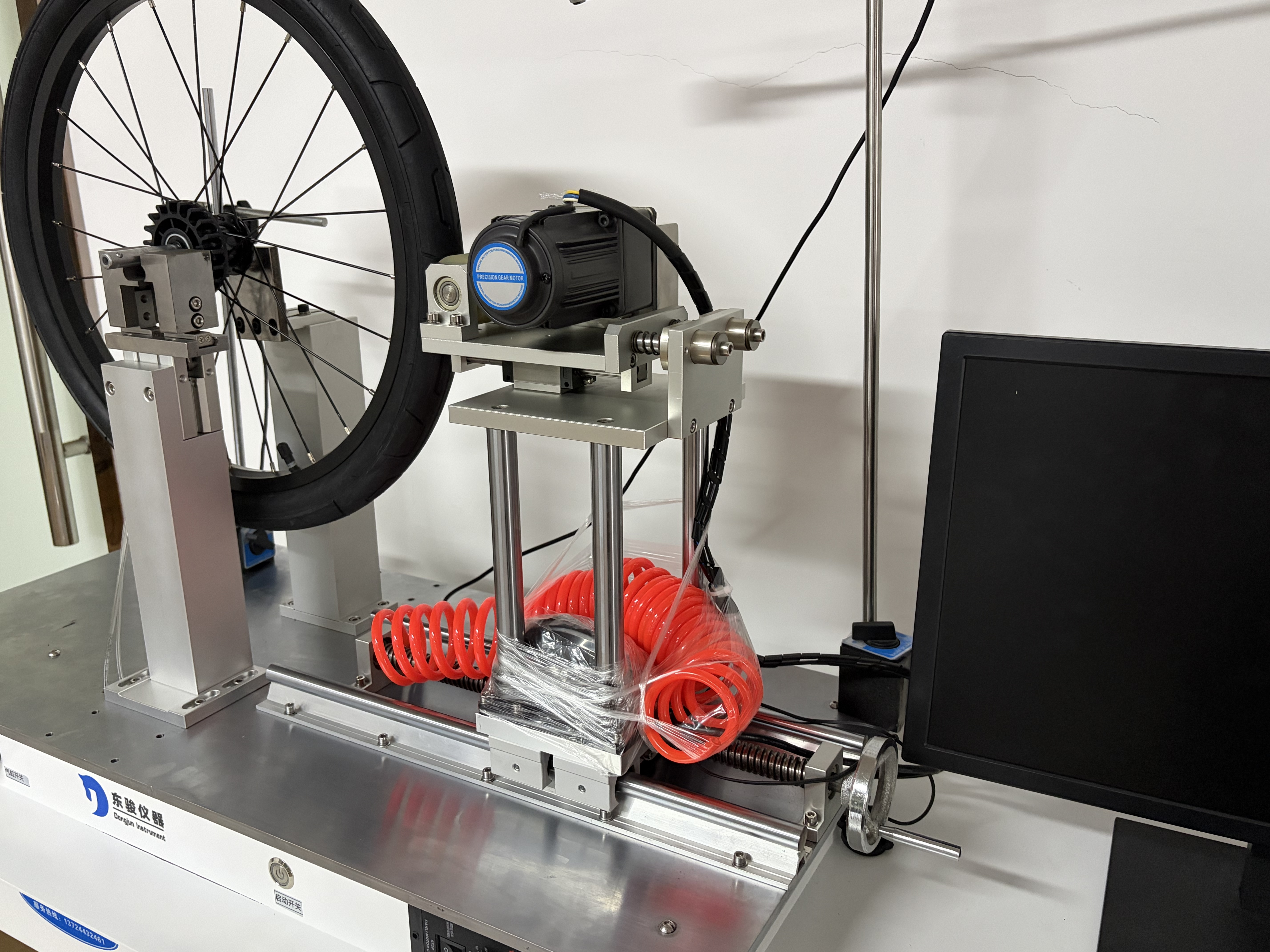 Tire Round‑ness Run‑out Testing Machine