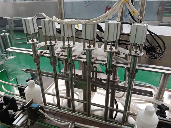 304/316 Grade Peristaltic Pump Filling Capping Machine For Liquid ProductsReaching 200 BPM