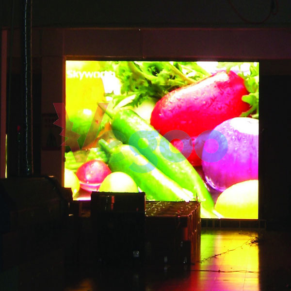 P7.62mm 1R1G1B SMD3528 Advertising Indoor Full Color LED Display 244mm×244mm