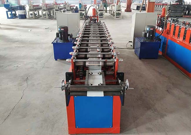 Fully Automatic Roller Shutter Door Roll Forming Machine With Holes Punching Device