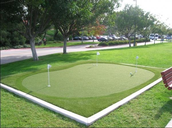Quality Green Golf Playground Synthetic Lawn Grass Turf with UV Stability Fibrillated Yarn 12mm for sale