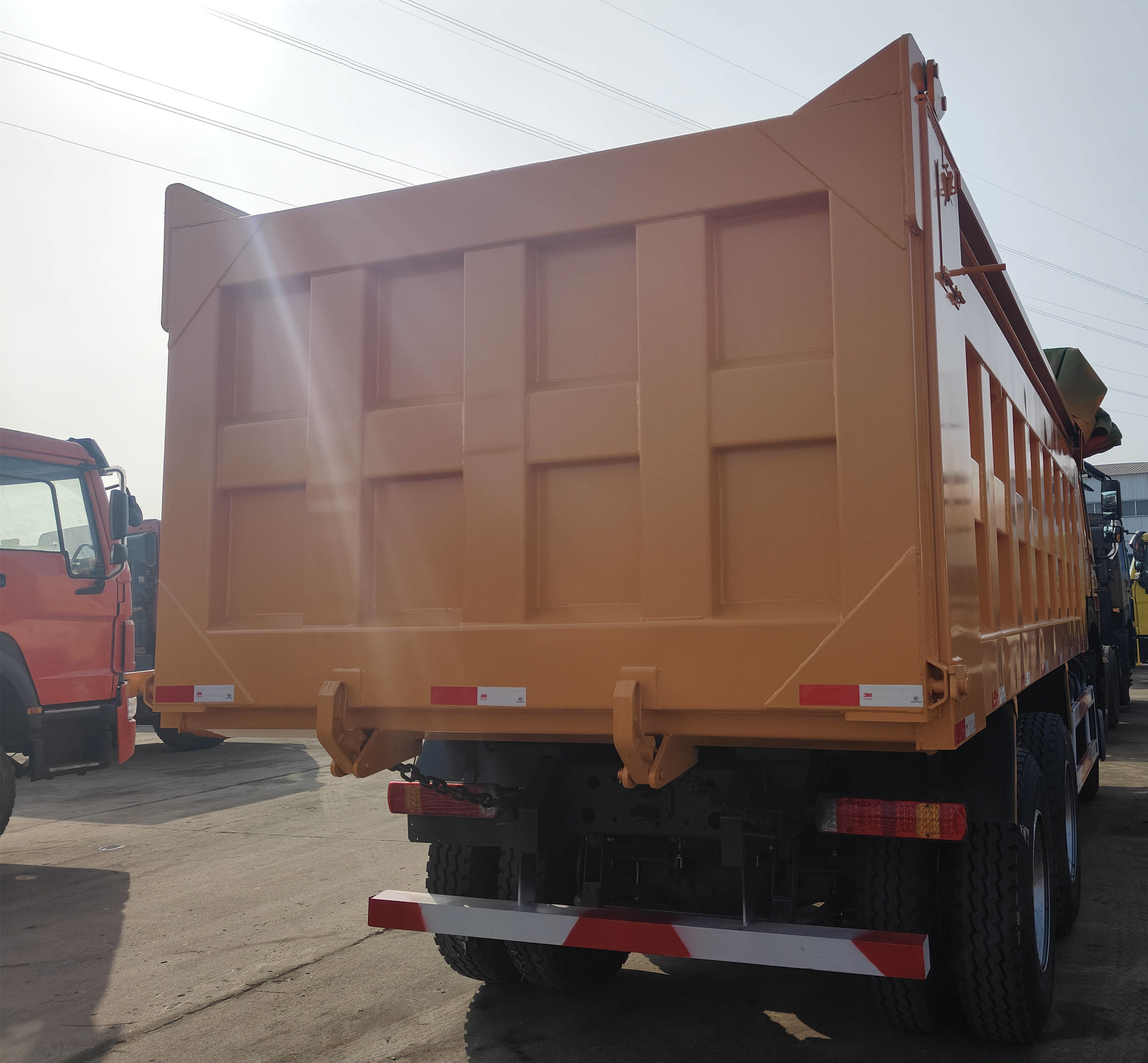 Sino Truck Dumper New Big Bucket 30 Tons 6*4 Howo Tipper With Cover New Tires Single Sleeper