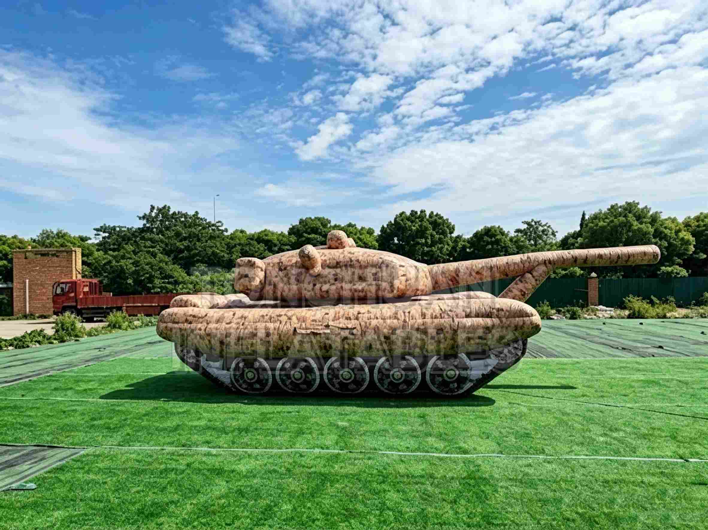 Custom Inflatable Tank Replica with Camouflage Printing Long Barrel and Tracked Vehicle Shape for Training Display Outdoor Drill Exhibition and