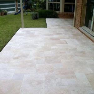 China Polishing Glossy Silver Travertine Stone Ivory Deck Tile for Garden Terrace Area wholesale