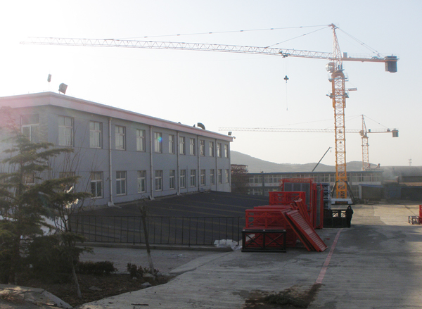 4t tip load QTZ125(7040) building tower crane for construction site