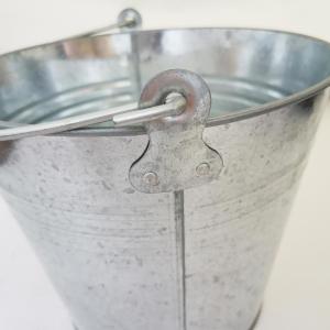 China Heavy Metal Round Natural Galvanized Steel Buckets And Pails Hospitals Hotels wholesale