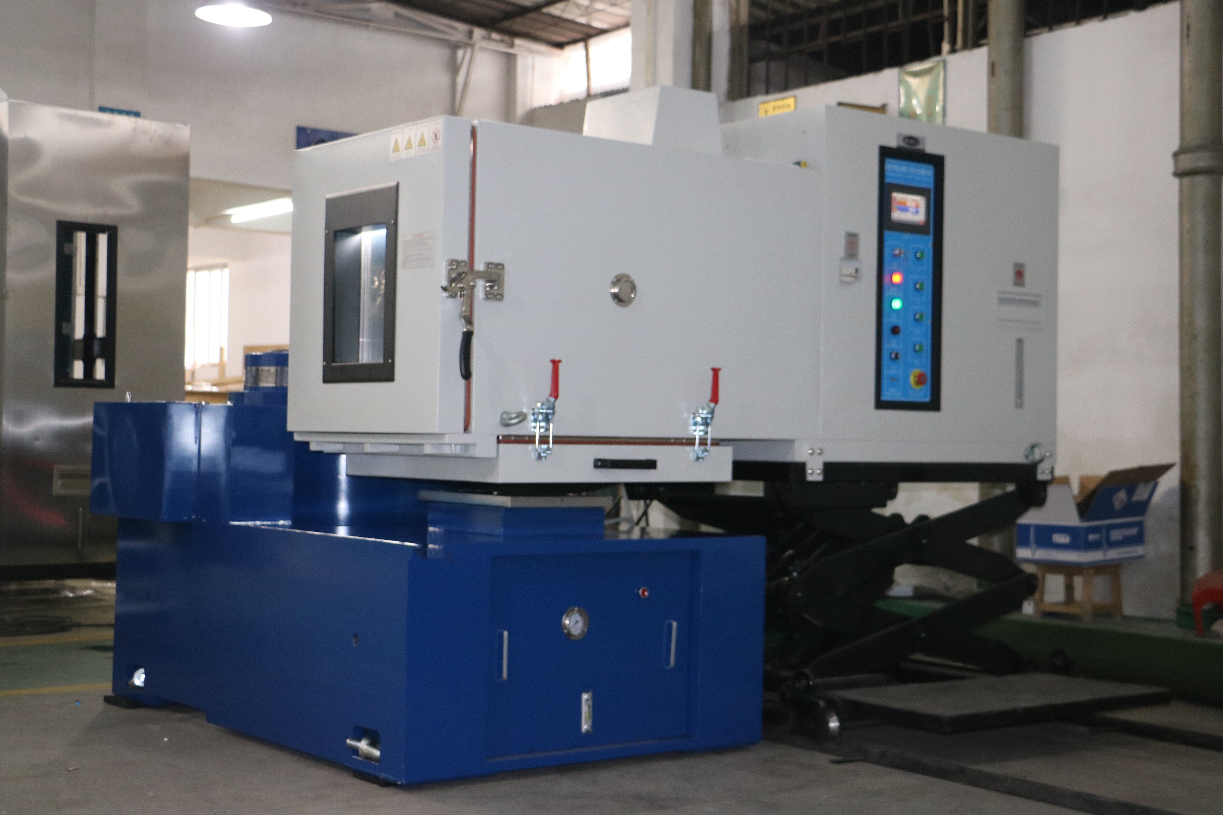 Vibration Table Combined with AGREE Chambers for Automotive Components ISO 16750-3 Compliant