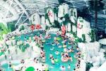 Fiberglass Aqua Park Equipment For Hotel Lazy River , Family On Summer Vacation