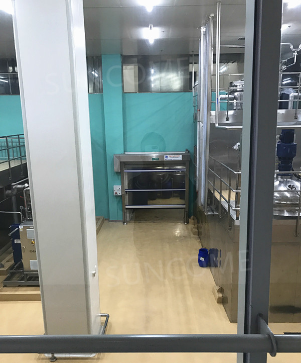 Wind Resistance Industrial Automatic High Speed Door 1.2mm PVC Curtain Thickness