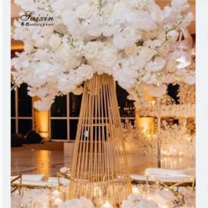 China New Design Gold Metal Flower Stand Wedding Decoration Table Centerpiece Luxury Wedding Flower Stand wholesale