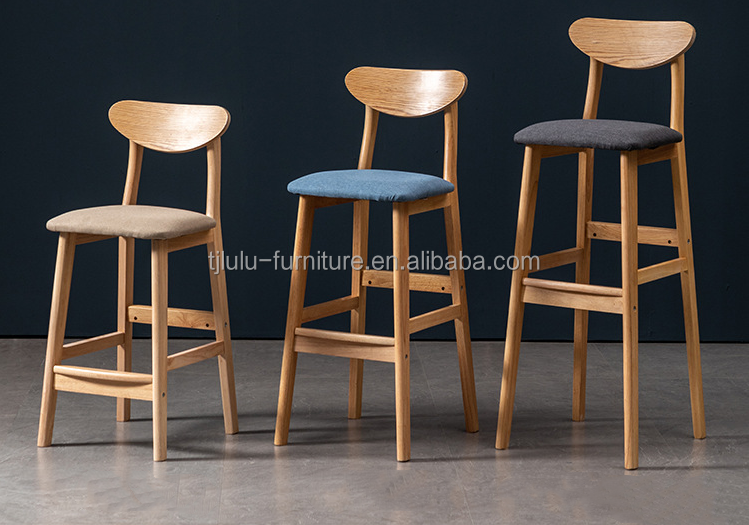 Upholstered Solid Wood Bar Stool in Vintage Style for Pub Coffee Shop W38*D44*H101 cm