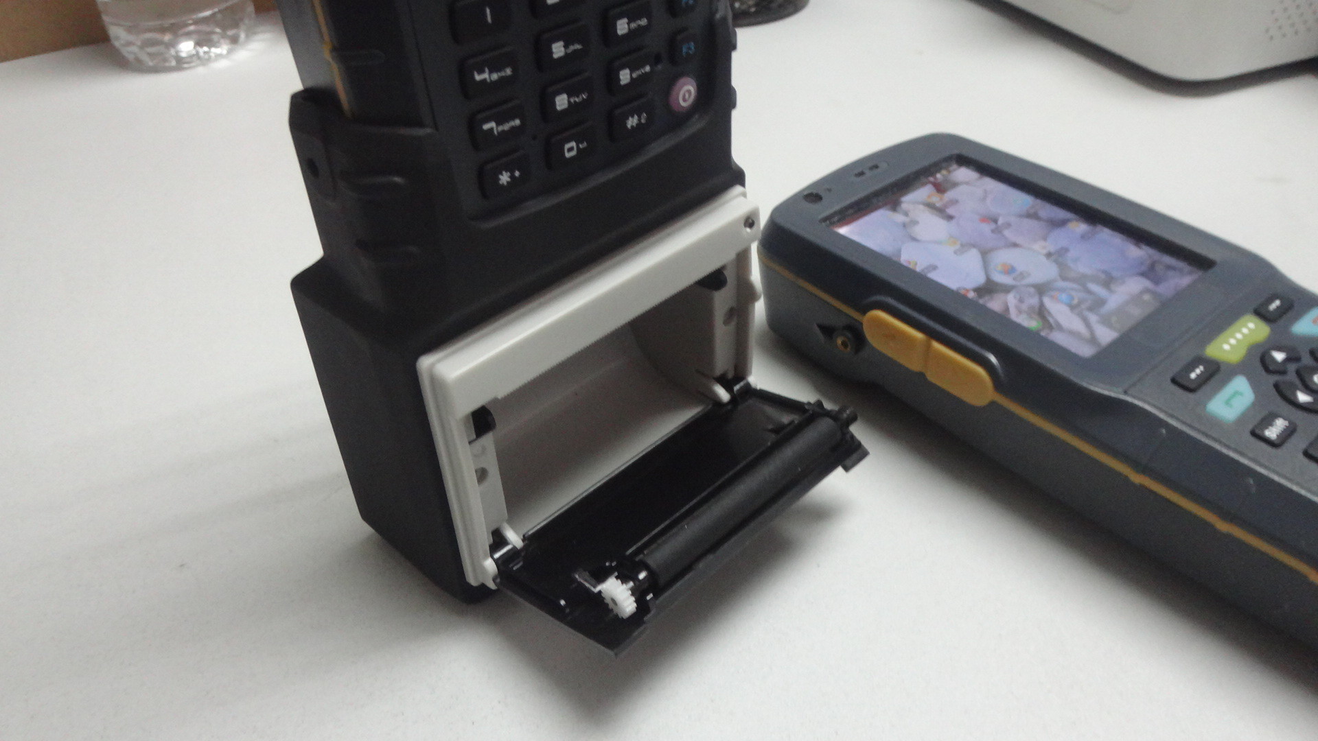 Outdoor IP65 Android 4.0 OS Industrial LF RFID Barcode Scanner , Free SDK