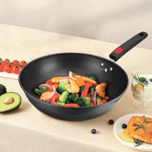 China Amazon Hot Selling Cooking Kitchen Metal Pan Cookware Wok Pan Cast Iron Non-stick Induction Frying Pan wholesale