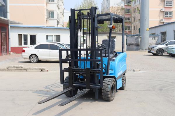 2300 kg Electric Forklift Truck with 2Ton Capacity and Inflatable Tires electric