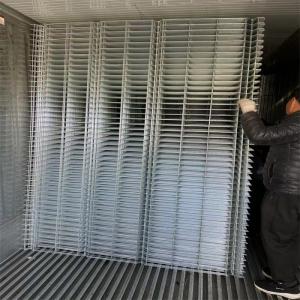 China Free Sample Hot Galvanized Steel Green PVC 3d V Bending Curved Wire Fence Panels wholesale