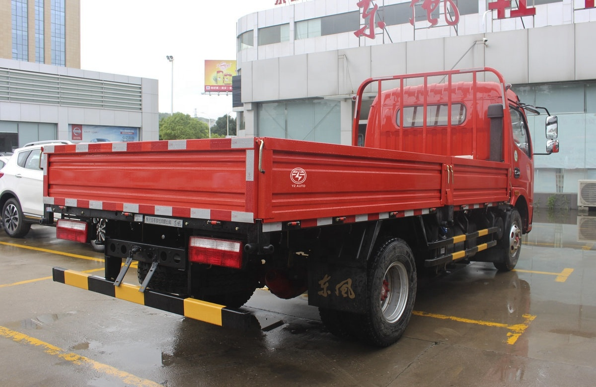 FAW Gear Box 4x2 Light Duty Diesel Cargo Truck Manual Yuchai Euro 4 Mini Truck Segment