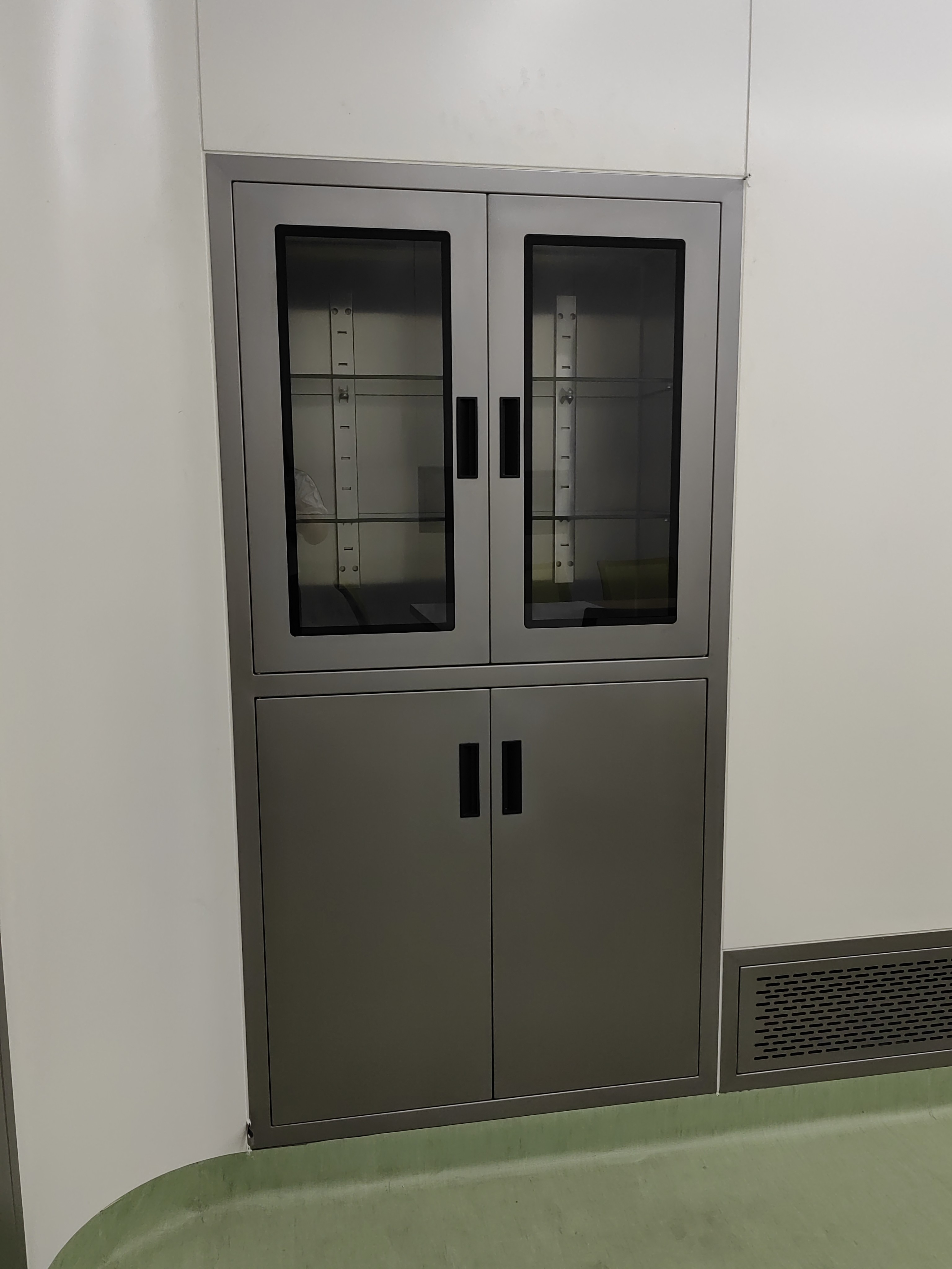 SUS201 Operating Room Cabinet 300mm Medical Stainless Steel Cabinet Adjustable