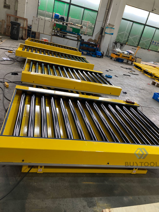 Hydraulic Powered Electric Roller Lift Table 2 Ton 1000kg 900mm Maximum Height