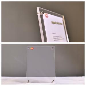 China Self Free Standing 4x6 Acrylic Photo Frame Stand For Desktop Decoration wholesale
