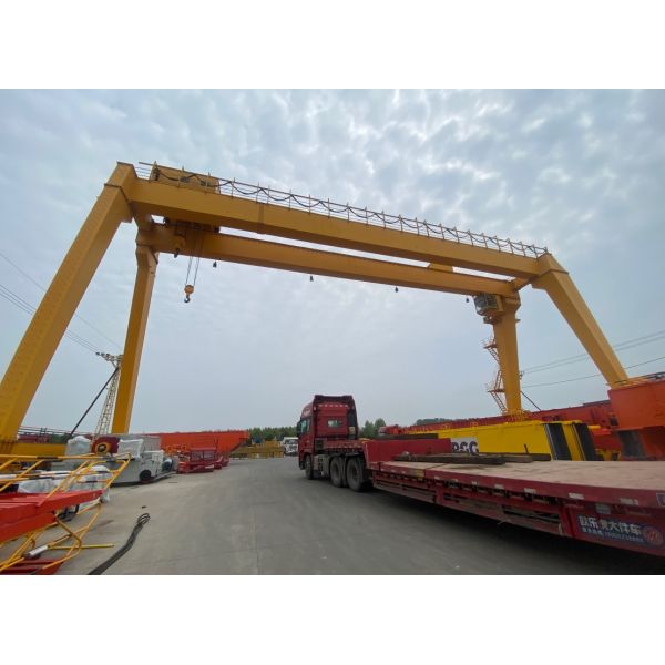 Customized Span Double Beam Mobile Gantry Crane with 50 Ton Lifting Capacity for Construction Sites