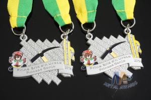 China Maration Racking Enamel Medals , Custom Sports Medals With Yellow Green Ribbon wholesale