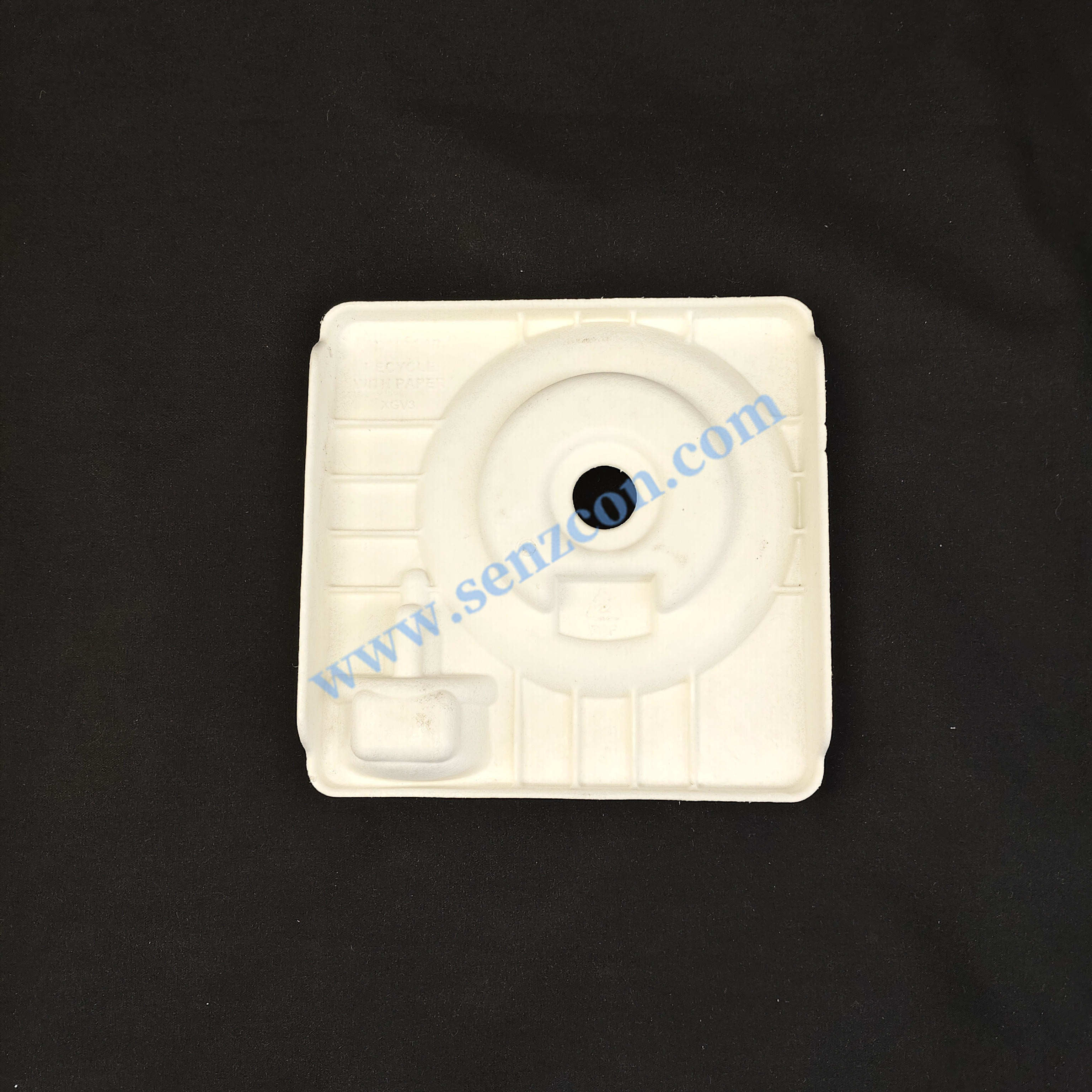 Hardware rollers, white sugarcane pulp paper pulp molded base, environmentally friendly, degradable, shockproof and scratch-resistant.