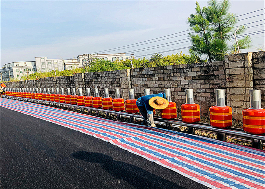 Polyurethane Road Rolling Guardrail Anti Corrosion 350*500 MM