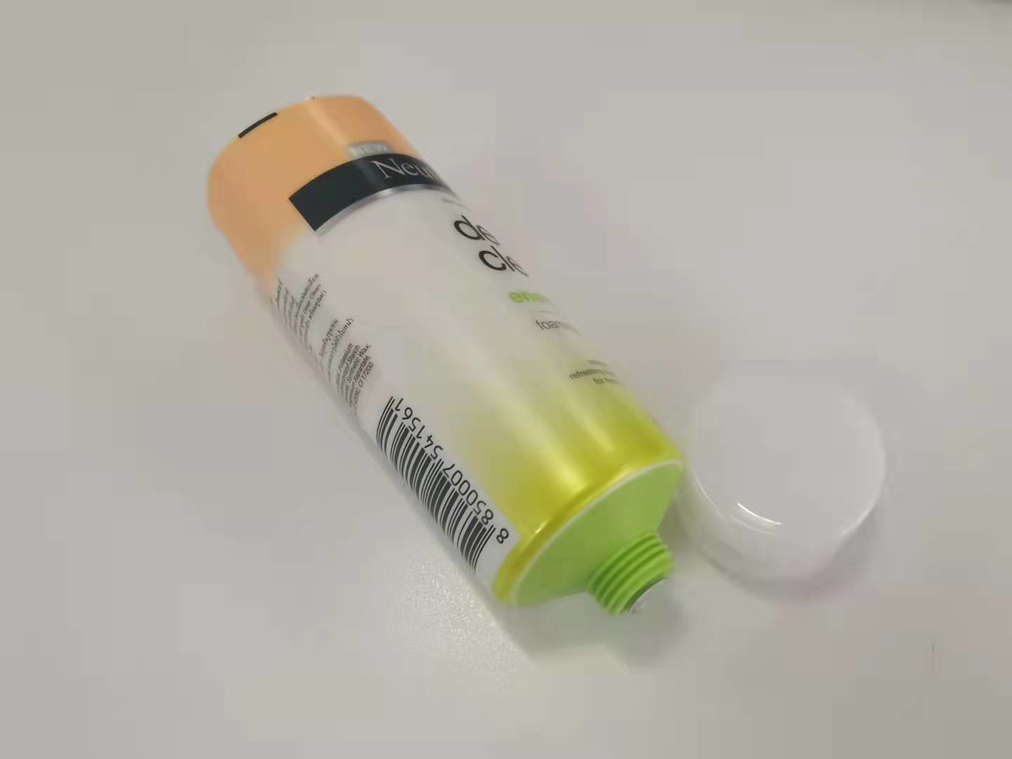 Offset Printing Matte Coating 40g Apt Tube Round Dia 40*101.6mm Flip Top Cap