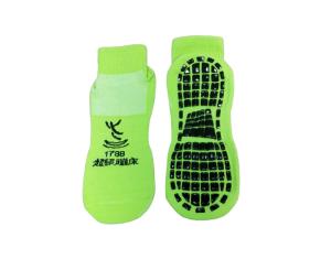China Non Slip Trampoline Socks Children Adult Anti Skid Bounce Hospital Non Skid Barre Socks wholesale