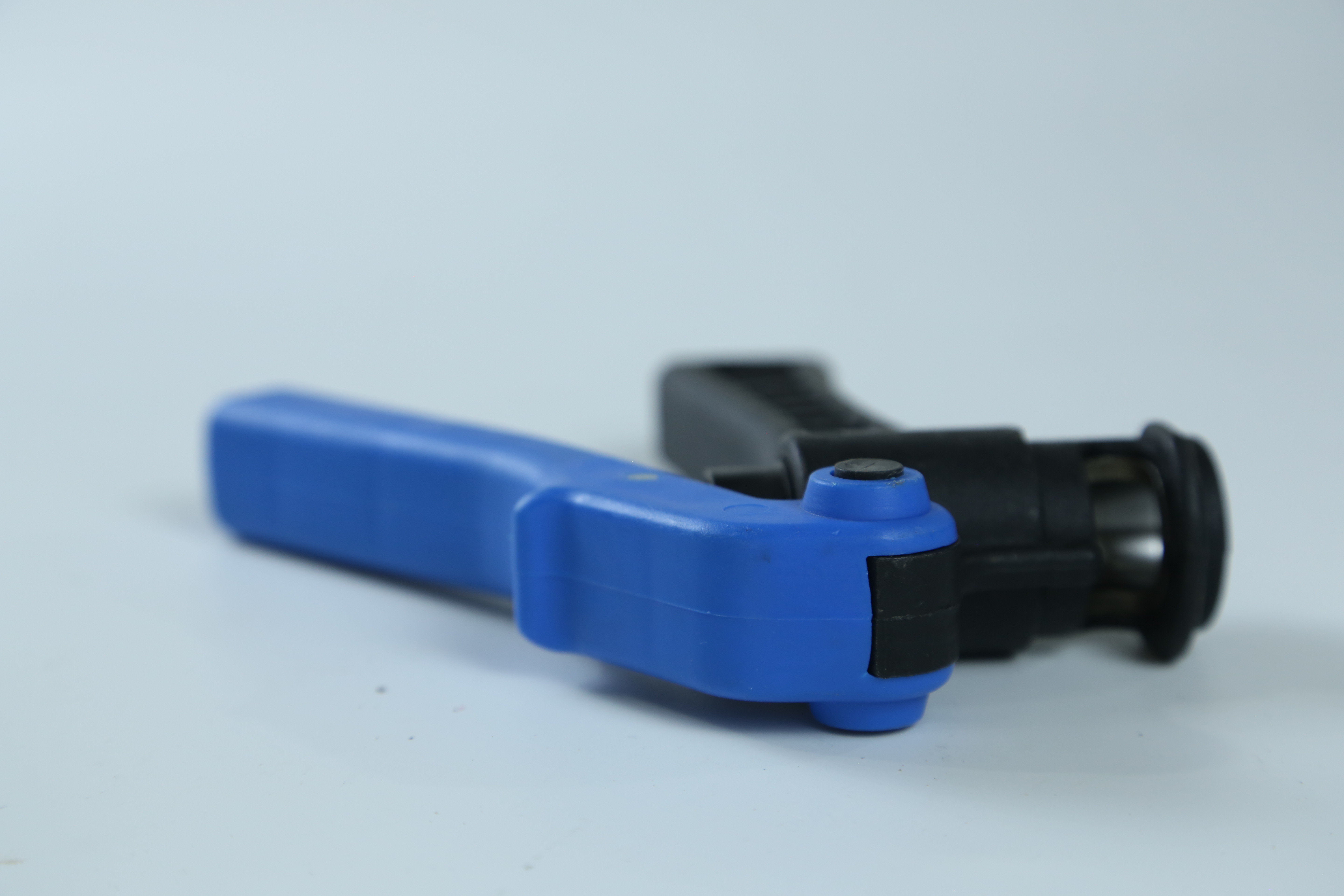 Custom Pipe Hole Puncher Wear Resistant Drip Irrigation Pipe Hole Punch