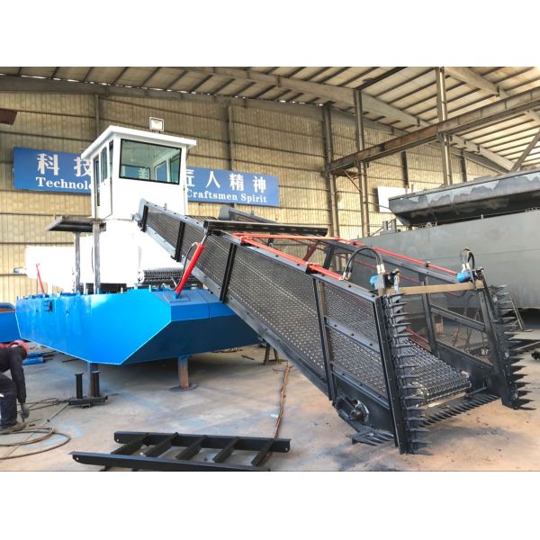 12t Load Capacity 75kw Power 3000m2/h Garbage Loading Aquatic Weed Harvester River Grass Cleaning Barge