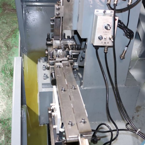Small Gearbox Thread Rolling Machine Fully Automated Stable Operation HELING Machinery