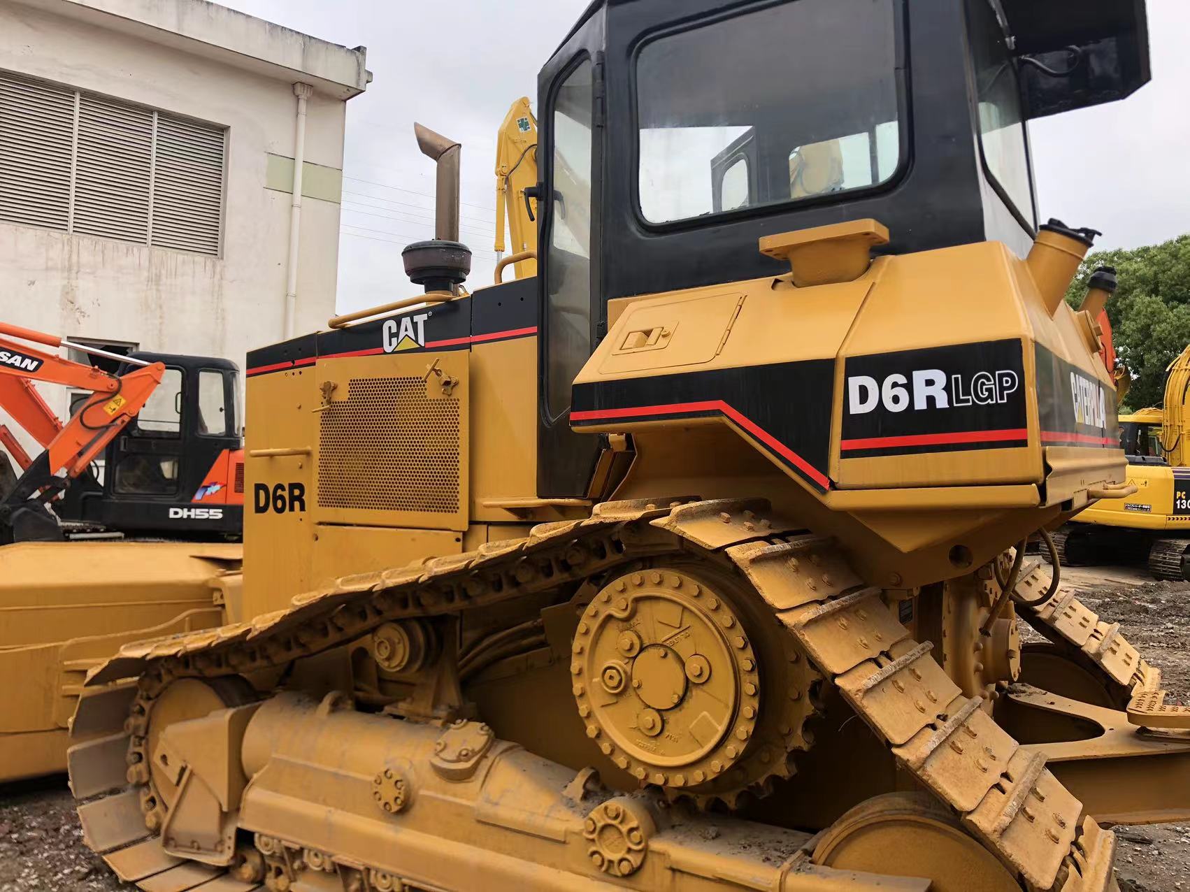 Used USA CAT D6R Bulldozer with Cummins Engine in Excellent Condition