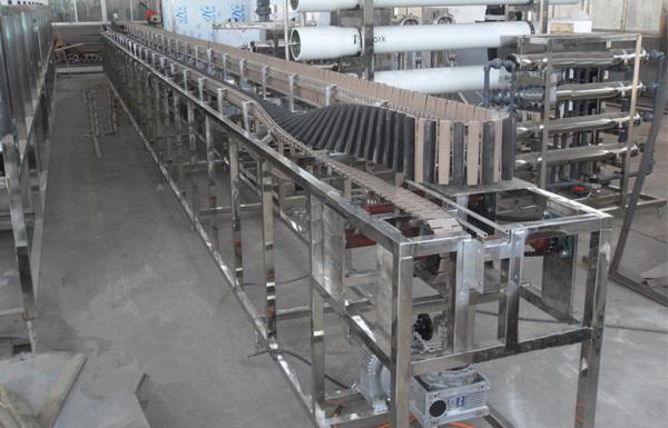 Plastic Bottles Oil Filling Machine Electric Bottle Sterilizer 220mm Conveyor