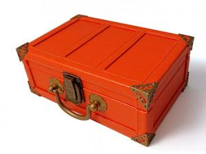 China MDF PU Leather Box Flocking perfume Suitcase Gift Box Handmade wholesale
