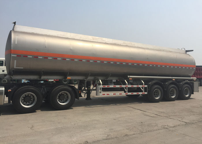 #50 / #90 Flatbed Semi Trailer Truck 3 Axles 45 - 60 CBM With HOWO A7 Tractor