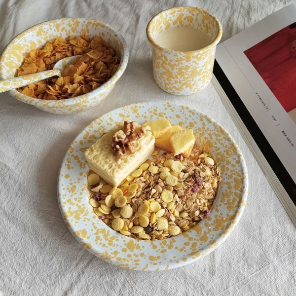 Classical Style Flower Theme Enamel Dinnerware Set Eco Friendly Colorful Marble Coating