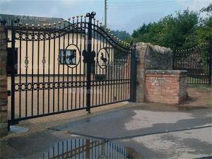 China Hot Dipped Galvanized Wrought Iron Fence Gate , Wrought Iron Security Fence on sale