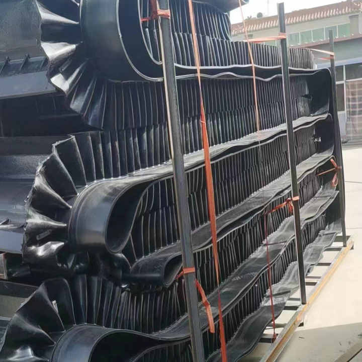 Non Working Surface 0mm-4.5mm Steel Wire Rope Inclined Conveyor Belts For Powder And Granular Materials