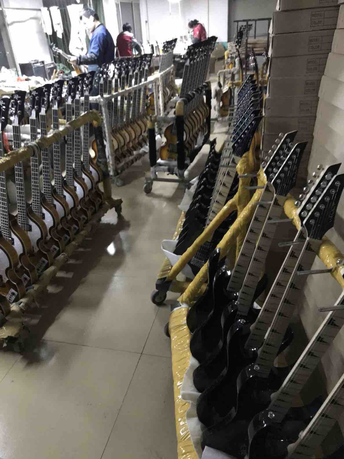Solid Flame Maple Top 5 Strings Bass Guitar Ebony Fingerboard Custom Gold Hardware Ash Wood Electric Bass
