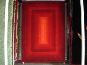 China Red Shade Handtufted Acrylic Carpet from China wholesale