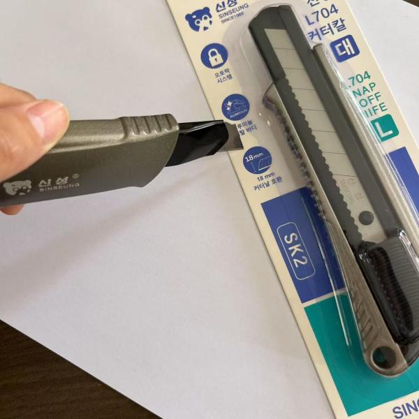 Ergonomic Retractable Blade Snap Off Utility Knife For Drywall