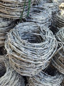 China Diameter 1.6mm-2.5mm Barbed Fencing Wire For Garden Protecting wholesale