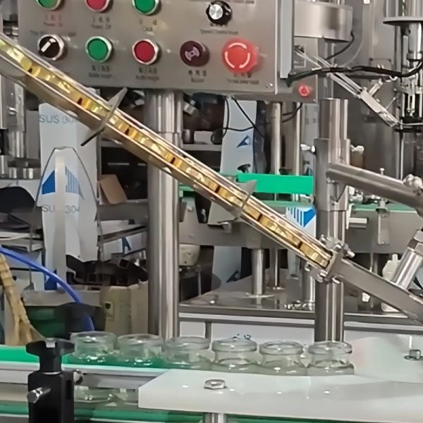 High Speed Automatic Capping Machine 4 Head Capping Machine For Bottles