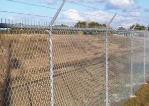 China Diamond Mesh Pvc Coated 4mm Steel Chain Link Fencing With Barbed Wire wholesale