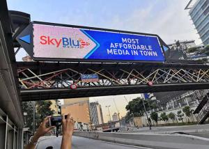 China P8 HD outdoor advertising screen LED display 32*16 resolution wholesale